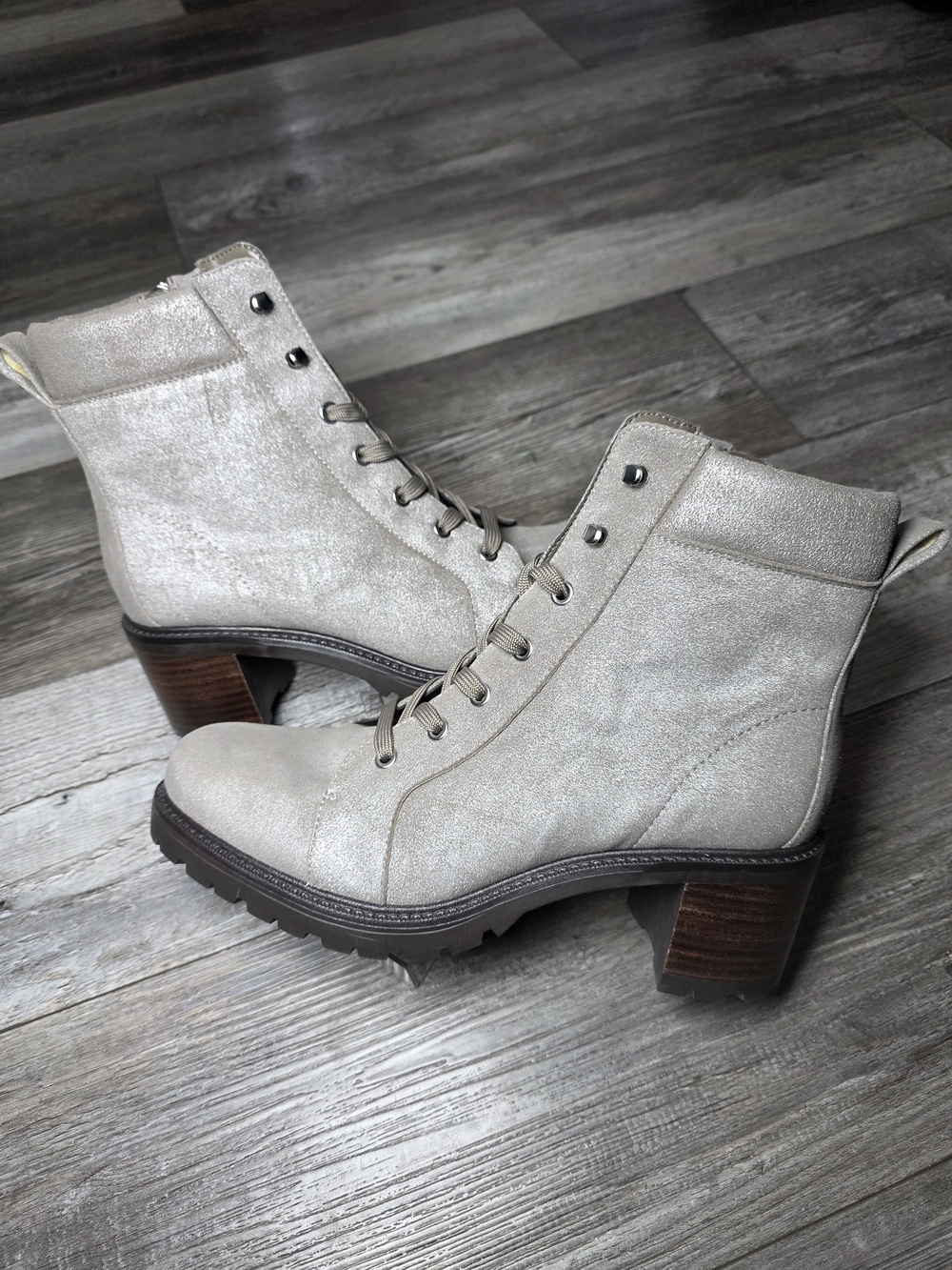 Vince Camuto Gaviana Leather Lace-up Ankle Boots in Silver Taupe Sz 9.5 *NWB